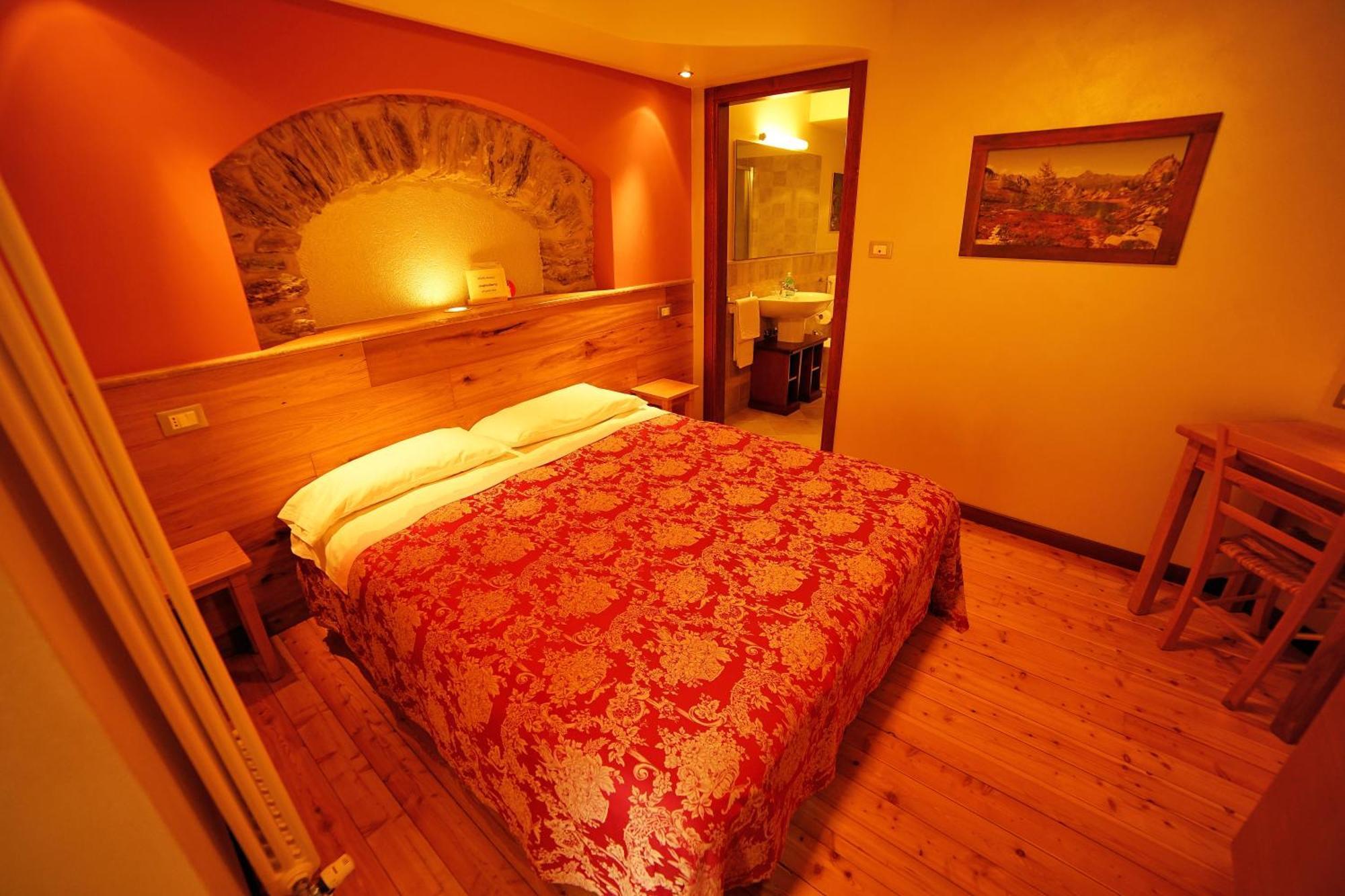 Pensione Albergo Diffuso Ceaglio Valle Maira 마르모라 외부 사진